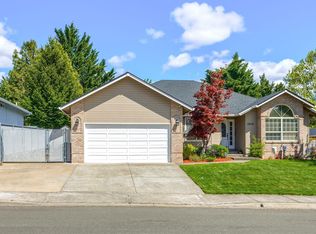 5634 Cherry Ln, Medford, OR 97504