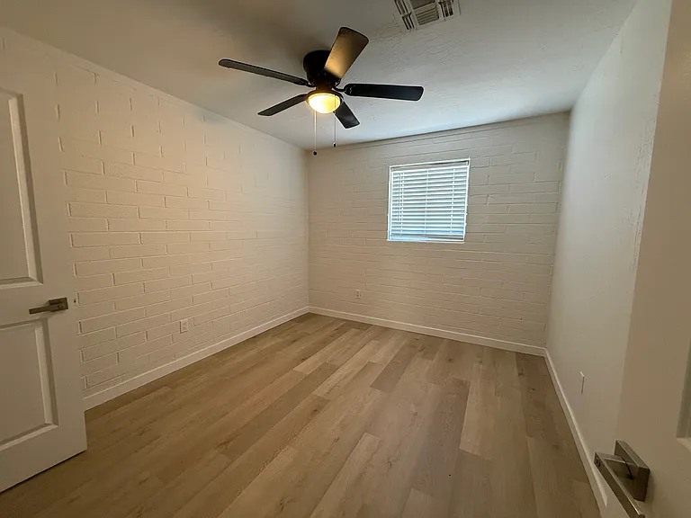 1402 E Roosevelt St #2 — Photo 8