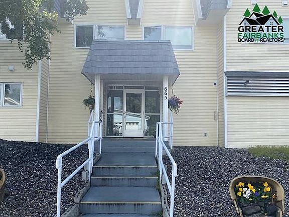 2nd image of 665 10th Ave