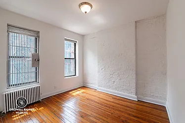 Rented by Coldwell Banker Warburg