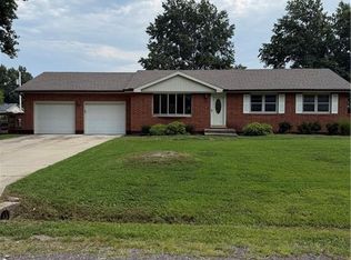 1605 S Pine St, Holden, MO 64040
