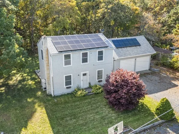 26 Royal Cir, East Falmouth, MA 02536