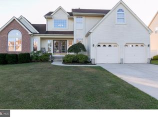 30 Canyon Dr, Berlin, NJ 08009