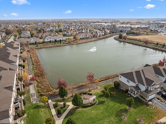 5th image of 2937 Henley Ln