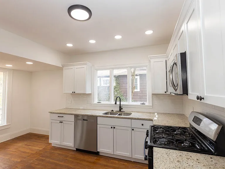 3115 Essex Rd — Photo 14