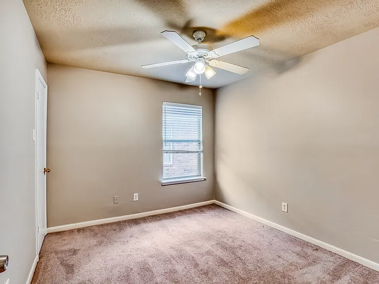 13118 Kingston Point Ln — Photo 13