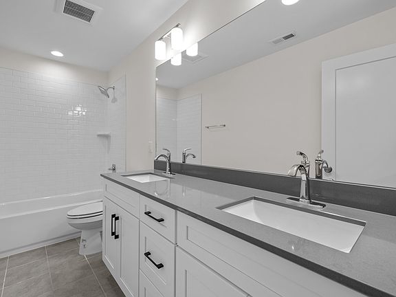 5th image of 105 Grainger Ln #B