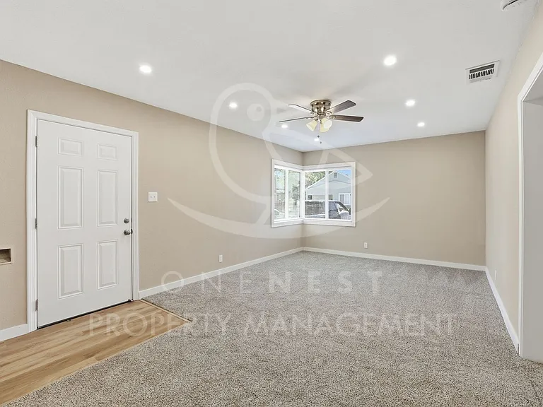 4617 13th Ave — Photo 5