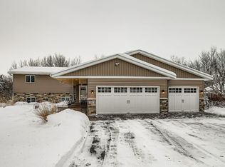667 Red Maple Ln, Hudson, WI 54016