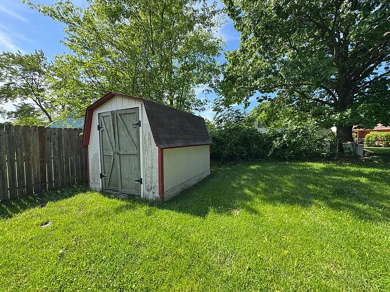 9634 Meadowlark Dr — Photo 36