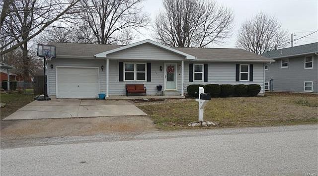 1st image of 305 N 9th St