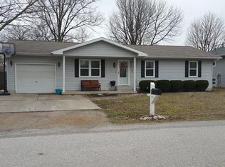 305 N 9th St, New Baden, IL