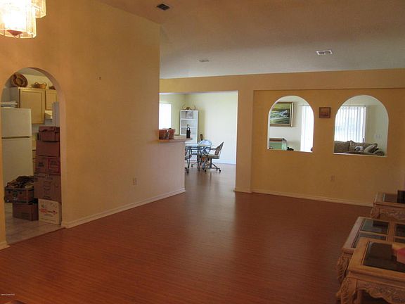 4th image of 2405 Wolf Creek Dr