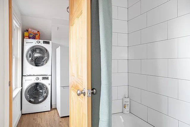 75 Malletts Bay Ave #B — Photo 8