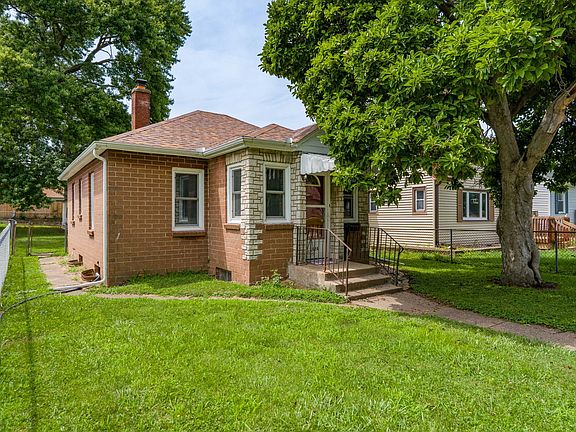 2nd image of 1824 39th St