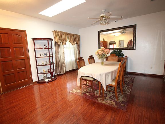 3rd image of 305 E Ashland Ave