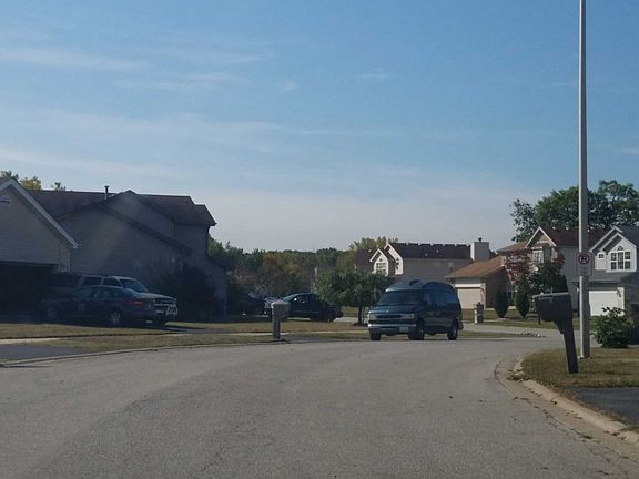5th image of 911 Laura Ln