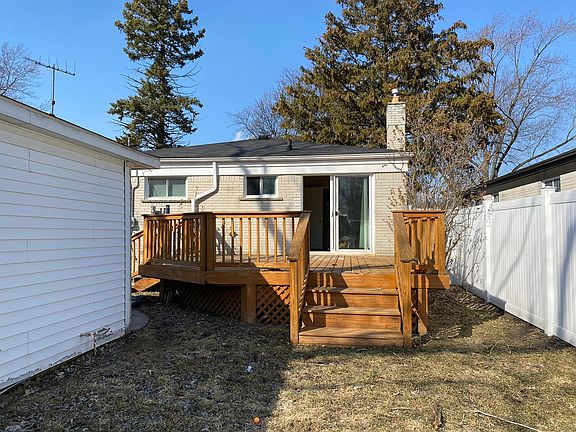 3rd image of 117 Knollwood Blvd