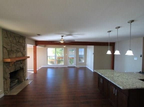 4th image of 165 Shoreline Dr