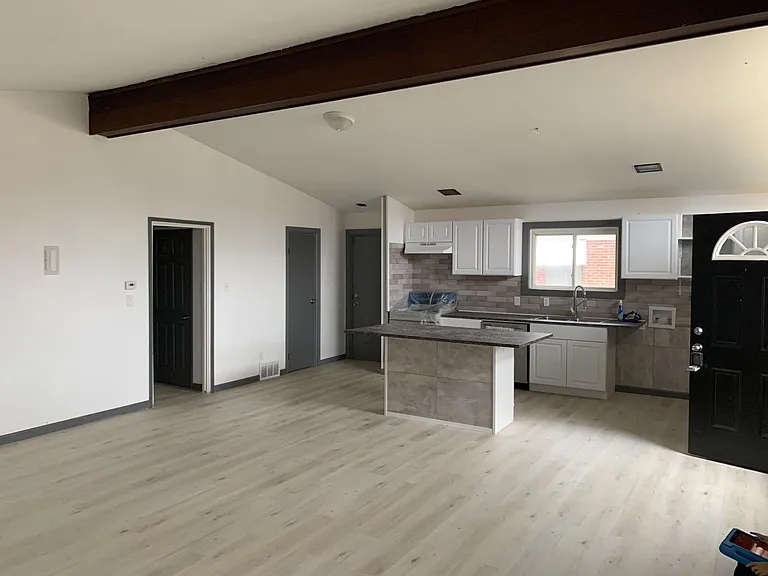 1203 Tennyson Ave — Photo 4