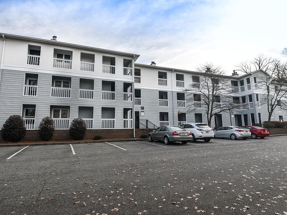 1st image of 222 Oakwood Ct