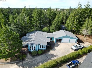 614 38th Pl, Florence, OR 97439