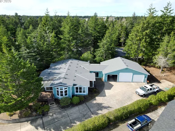 614 38th Pl, Florence, OR 97439