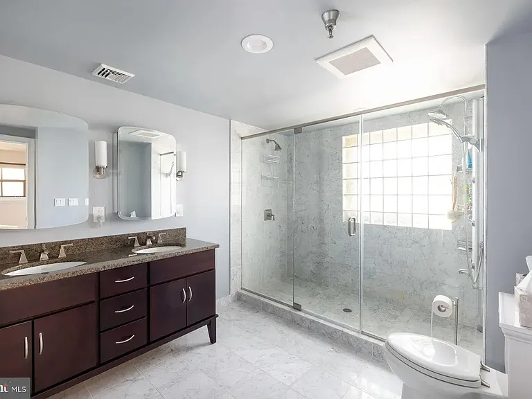 1500 Chestnut St #20A — Photo 19