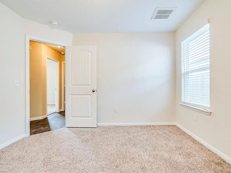 617 Callahan Ln — Photo 12