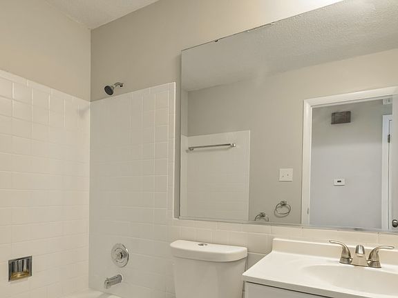 4th image of 5622 Trailview Dr
