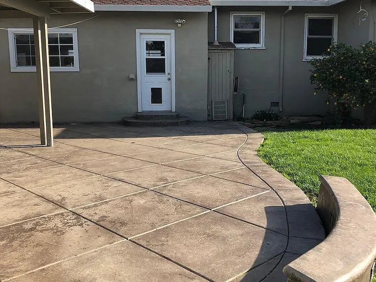 Back garage door into yard