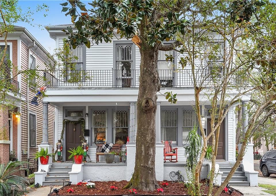 1st image of 1301-03 Constantinople St