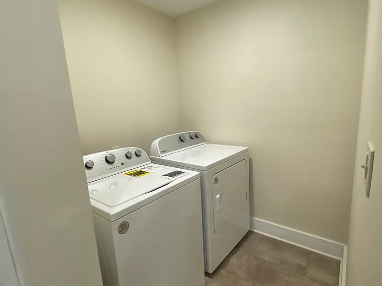 1574 Forrest Ave NE — Photo 11