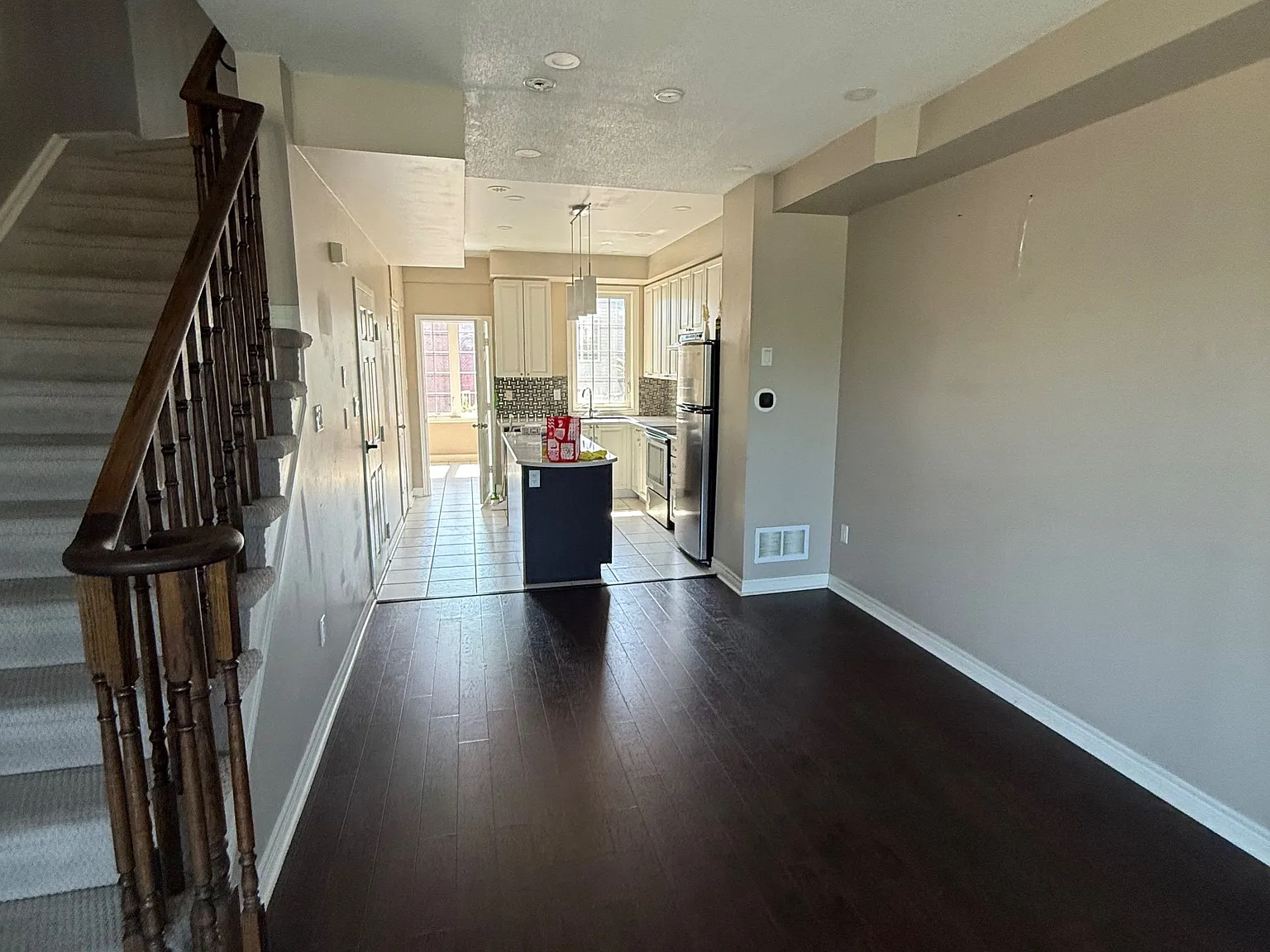 3 bed, $3,000 — Photo 4