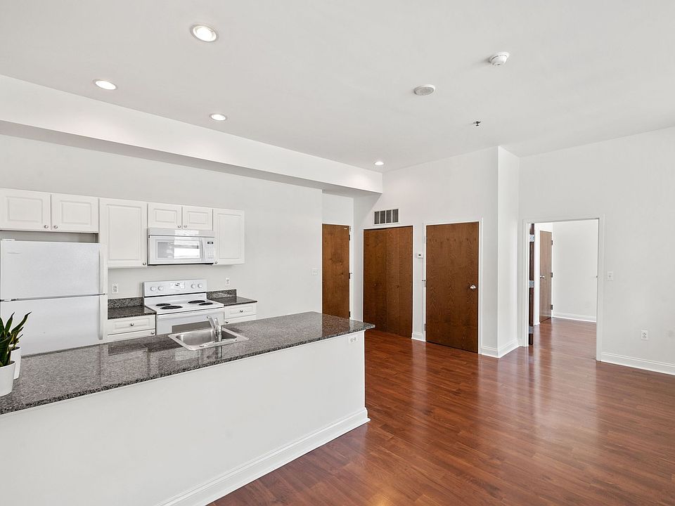 1st image of 1001-13 Chestnut St #603E