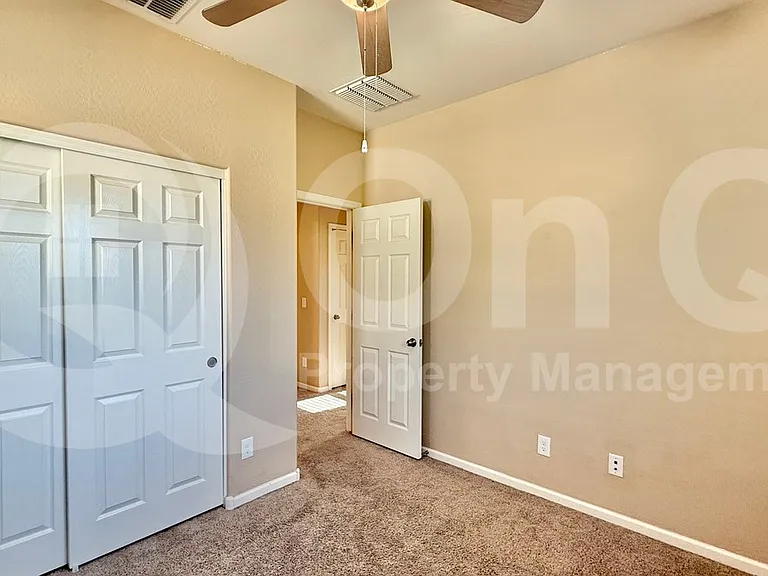 3739 E Trinity Ln — Photo 12