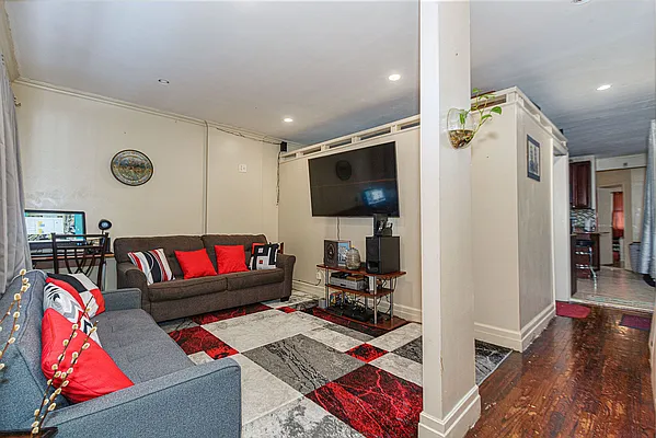 Sold by Fillmore | media 6