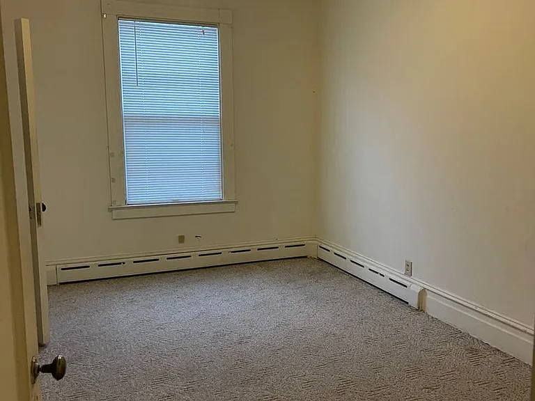 132-134 N Barry St — Photo 7