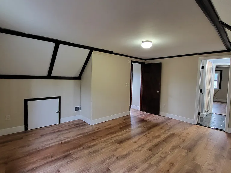 156 Doris St — Photo 15