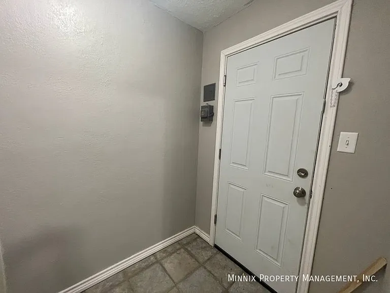 202 S Virginia St — Photo 9