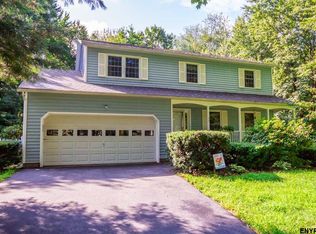 54 Esopus Dr, Clifton Park, NY 12065