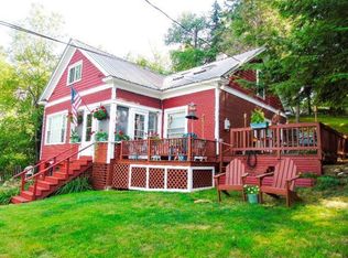 42 Riverside Dr, Saranac Lake, NY 12983