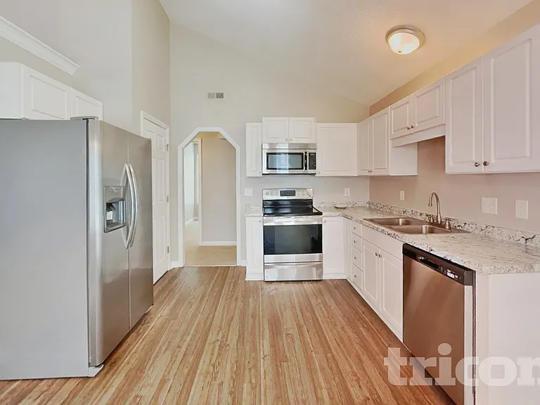 2012 Laurel Leaf Rd — Photo 5