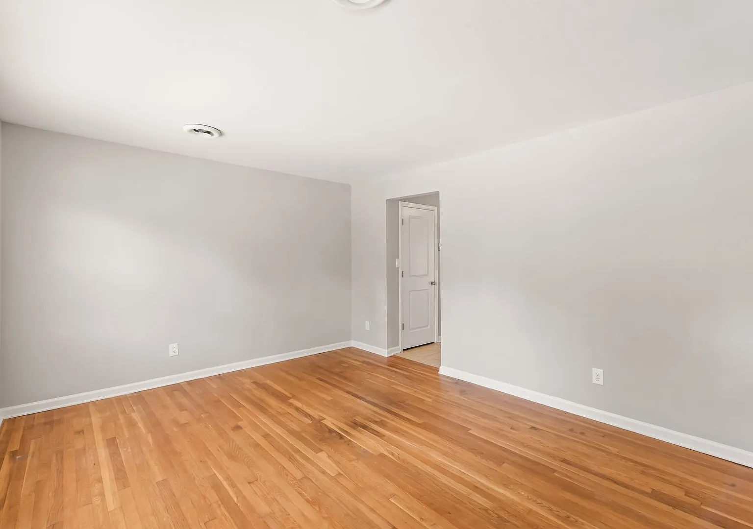 4 Bedroom Ranch w/ Fenced Yard — Photo 3