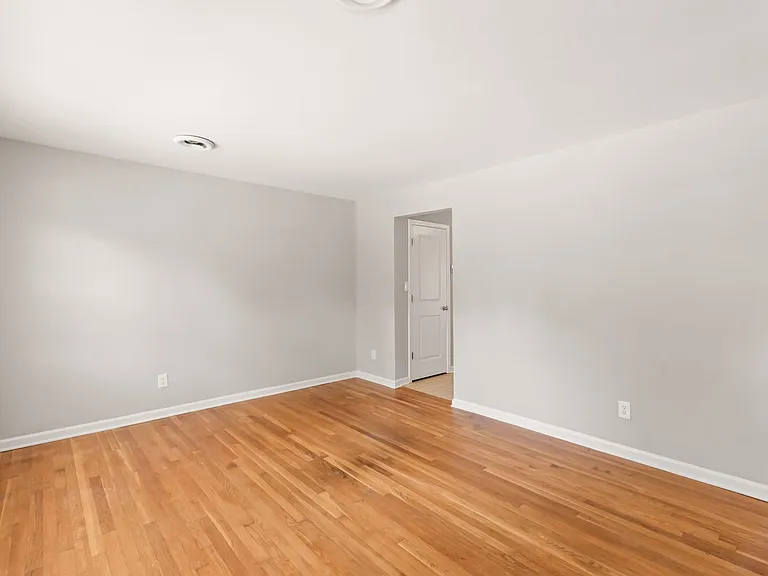5054 Curtiswood Dr — Photo 3
