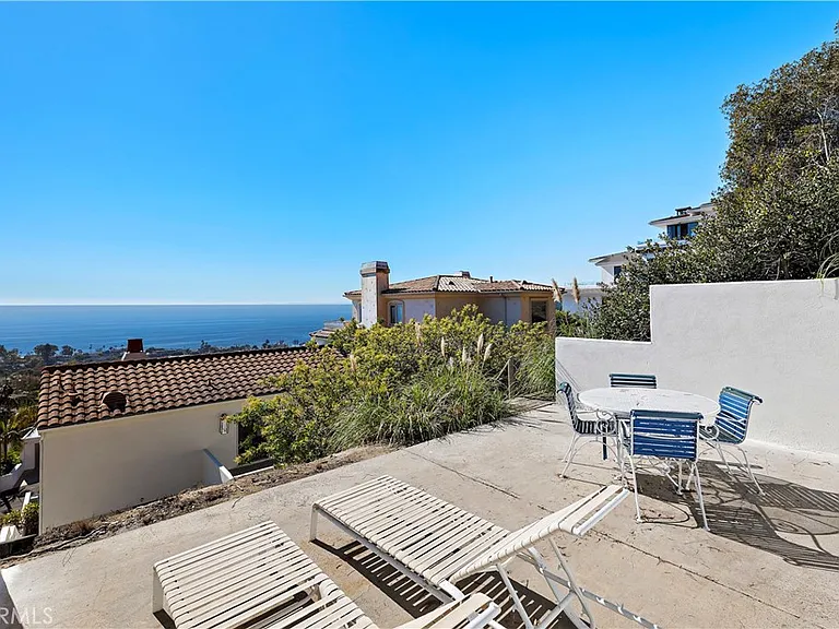 1050 Skyline Dr — Photo 7
