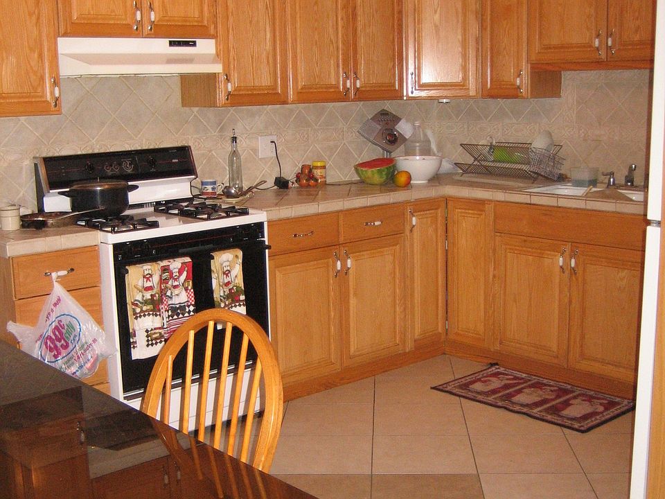2nd image of 2617 Sibelius Ave