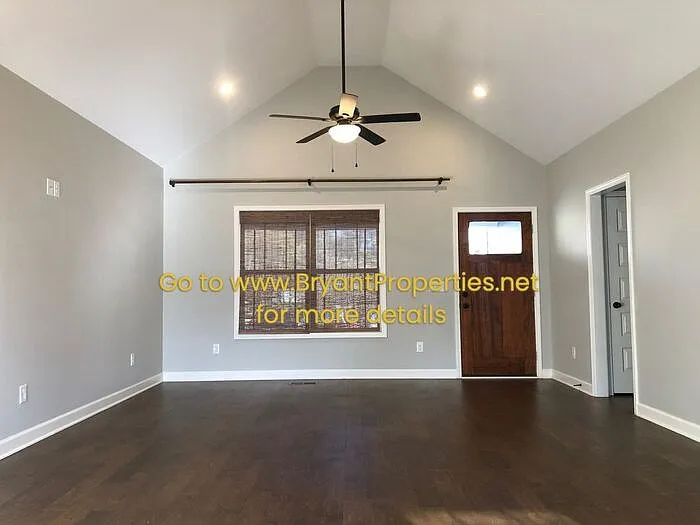 3 bed, 2.0 bath, 1325 sqft, $1,700 — Photo 2