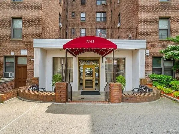 71-11 Yellowstone Boulevard #2D, Forest Hills, NY 11375
