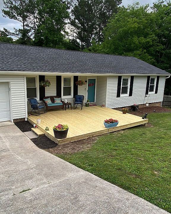 1st image of 814 Brownwood Cir